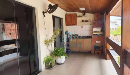 Sobrado com 3 dormitórios à venda, 238 m² por R$ 742.000,00 - Jardim Maria Emilia - Pindamonhangaba/SP