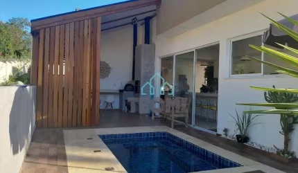 Casa com 3 suítes para alugar, 280 m² por R$ 8.500/mês - Jardim Julieta - Taubaté/SP