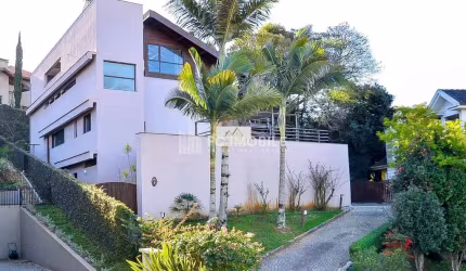 Casa em condomínio com 4 dormitórios sendo 1 suíte no Campo Comprido - Curitiba/PR