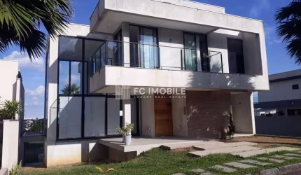 Casa em condomínio fechado com 3 dormitórios sendo 1 suíte, à venda em Almirante Tamandaré/PR