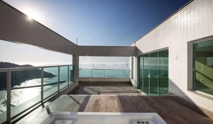 Cobertura Duplex com 242 m² de área privativa, frente mar, no Edifício Saveiro Residence em Balneário Camboriú