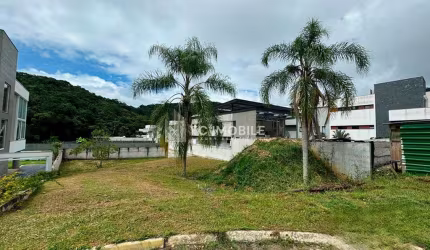 Terreno com 626,11 m² privativo, à venda no condomínio Haras Rio do Ouro em Balneário Camboriú