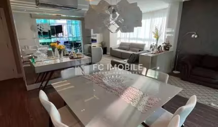 Cobertura Duplex com 4 Suítes sendo 1 máster, à venda no edifício Porto Di Napoli em Balneário Camboriú