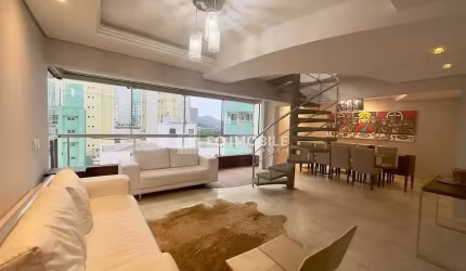 Cobertura duplex com 5 quartos sendo 1 suíte, inteira mobiliada, à venda no edifício Geórgia em Balneário Camboriú