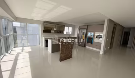 Apartamento com 4 suítes + dependência da empregada, à venda  no edifício  Ibiza Towers em Balneário Camboriú