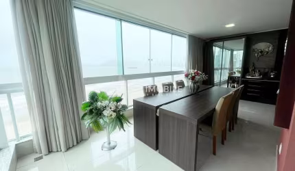 Apartamento com 4 suítes, frente mar,  à venda no Edifício Metrópolis em Balneário Camboriú