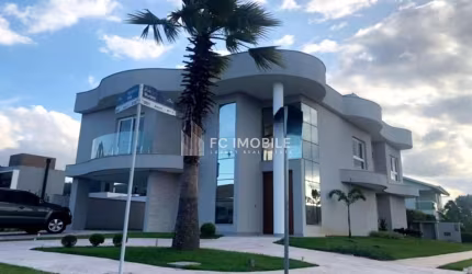 Casa de alto padrão com 3 suítes,  à venda no condomínio Caledônia em Camboriú/SC