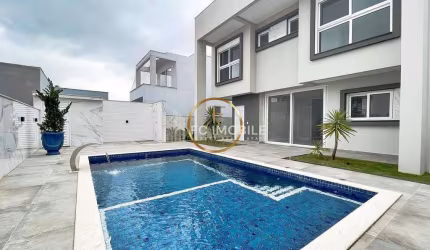 Casa com 3 suítes à venda, 330 m² - Caledônia - Camboriú/SC