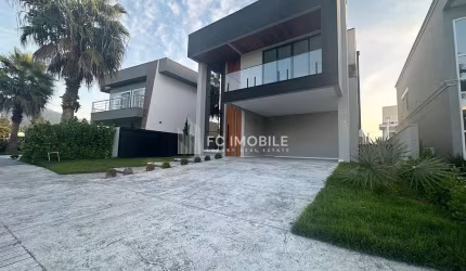 Casa com 356 m², 3 suítes, à venda no condomínio clube Caledônia em Camboriú/SC