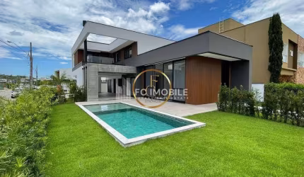 Casa com 3 ou 4 suítes à venda, 330 m² - Santa Regina - Balneário Camboriú/SC