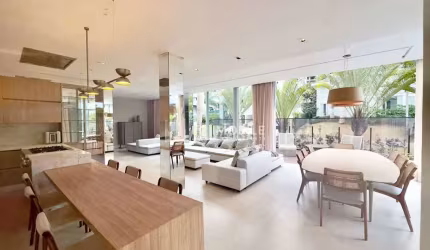 Luxuosa casa com 550 m², 2 suítes + 2 Demi suítes, à venda no condomínio Porto Riviera Exclusive, em Itajaí/SC