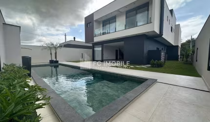 Casa de alto padrão com 5 suítes,  à venda no condomínio clube Caledônia em Camboriu/SC
