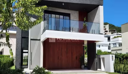 Casa em condomínio com 5 dormitórios sendo 3 suítes,  à venda na Praia Brava - Itajaí/SC