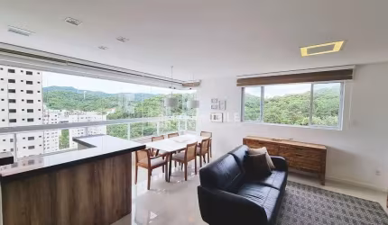 Apartamento com 98 m² privativos e 2 suítes, à venda em Balneário Camboriú