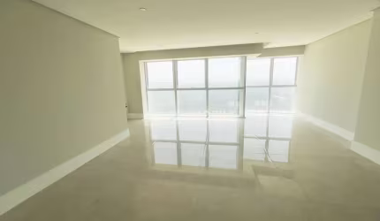 Apartamento frente mar com 4 suítes, à venda no Edifício One Tower em Balneário Camboriú
