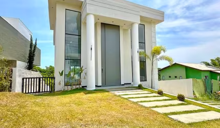 ALPHAVILLE LITORAL NORTE 2 - Casa para venda no Alphaville Litoral Norte 2. 4/4 com piscina e vista para reservaandre