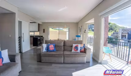 Casa em condomínio para venda com 3 quartos, sendo 1 suíte, 360m²