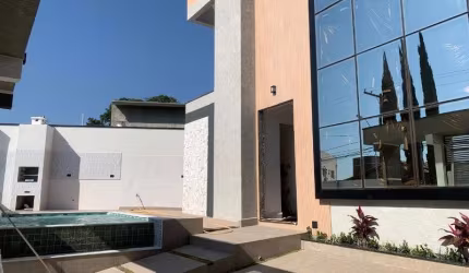 LINDÍSSIMO SOBRADO, ARQUITETURA SUPER MODERNA - 03 SUÍTES