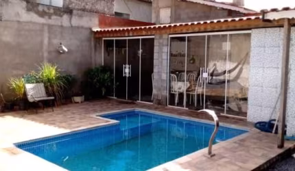 Imperdível! Casa à venda em Atibaia-SP, Vila Santista. 1 quarto, 2 salas, 1 vaga de garagem, 100,00 m². Confira já!