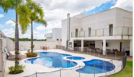 Imóvel dos sonhos à venda no Condomínio Shambala 3, com 1600m² de terreno!