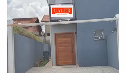 Sobrado à venda com quintal e 2 quartos sendo um suíte