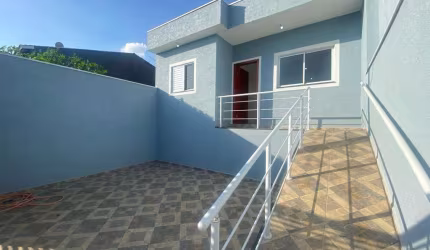 CASA TÉRREA, 3 QUARTOS + ESCRITÓRIO, 2 VAGAS DE GAGAREM, CHURRASQUEIRA, 3 BANHEIROS