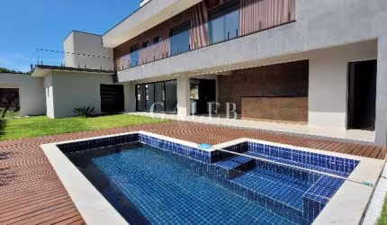 Mansão Nova em Condominio Fechado com Portaria e Controle de Acesso!