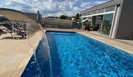 Casa espetacular com piscina e área de lazer no Condomínio Serra da Estrela, Atibaia!!