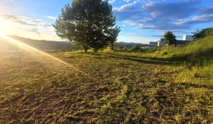 Oportunidade de terreno plano com 785M² em condomínio fechado!