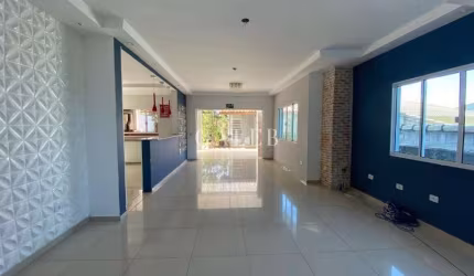 Casa em Condomínio à Venda em Atibaia-SP: 4 Quartos, 3 Suítes, 2 Salas, 4 Vagas , dentro da cidade