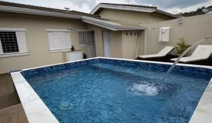 Casa Térrea em condominio em excelente localização!