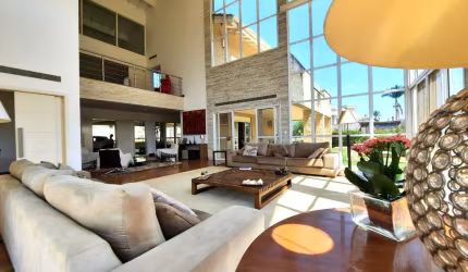 Espetacular mansão de luxo no Condomínio Palavra da Vida: 5 quartos, 5 suítes, 6 salas, 7 banheiros, 8 vagas de garagem, 755m² em Atibaia-SP!