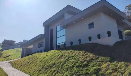 CASA TÉRREA NO CONDOMÍNIO QUINTAS DA BOA VISTA COM 3 QUARTOS E LINDA VISTA!!