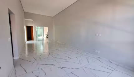 Casa térrea à venda com 3 quartos sendo uma suíte em ótima localização