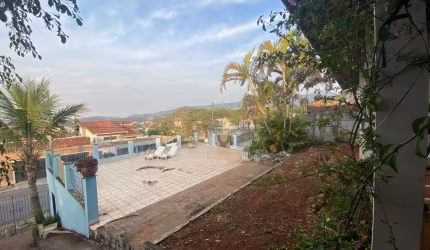 Imperdível: Casa à venda em Atibaia-SP, Jardim Paulista! 3 quartos, 1 suíte, 3 salas, 3 banheiros, 4 vagas, 640m². Venha conferir!