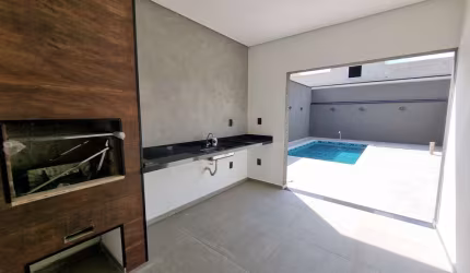 SOBRADO COM PISCINA E VISTA PARA A PEDRA GRANDE