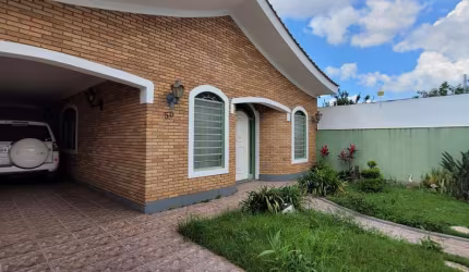 CASA TÉRREA AMPLA 3 QUARTOS