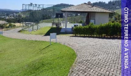 Terreno de 841m² em condomínio fechado com vista espetacular!