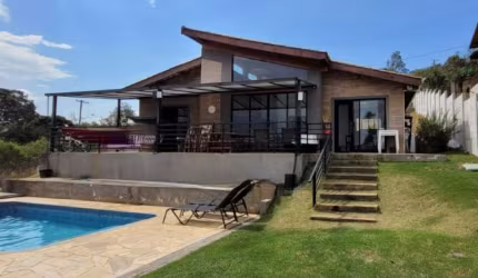 Casa térrea para veraneio ou moradia no condomínio Estância Santa Maria do Laranjal!