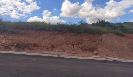 Terreno em condomínio