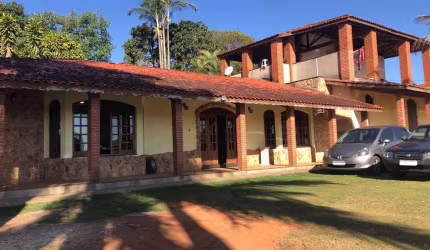 CASA ESTILO CHÁCARA - IMPERDÍVEL