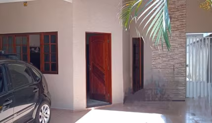 CASA TÉRREA EM BAIRRO RESIDENCIAL