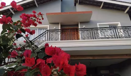Casa em Condomínio à Venda em Atibaia-SP: 3 Quartos, 1 Suíte, 2 Salas, 2 Banheiros, 4 Vagas e 300m² de Área!