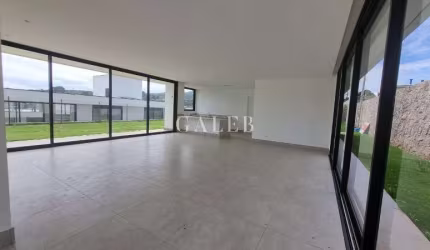 Casa de Luxo em Condomínio Palavra da Vida: 3 quartos, 3 suítes, 2 salas, 5 banheiros, 3 vagas, 248m² - Atibaia-SP