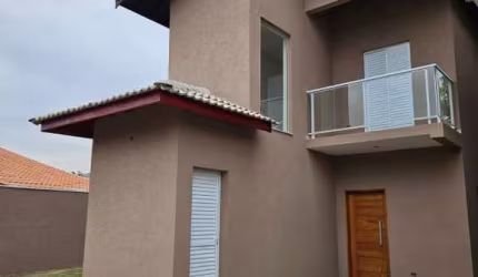 Casa em Condomínio à Venda em Atibaia-SP, Jardim Morumbi: 3 Quartos, 1 Suíte, 2 Salas, 3 Banheiros, 2 Vagas, 100m².
