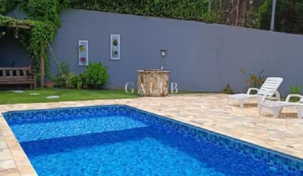 Casa térrea à venda com 4 quartos, piscina, em condomínio, com 818m² de terreno