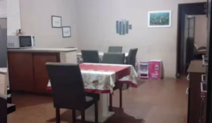 Casa térrea à venda com 300m² de terreno
