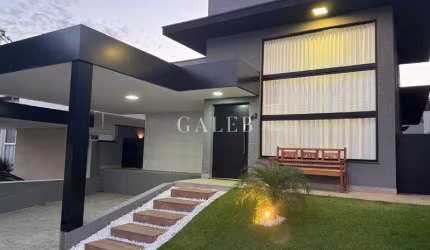 Casa térrea em condomínio fechado à venda, 3 quartos sendo todos suítes, piscina