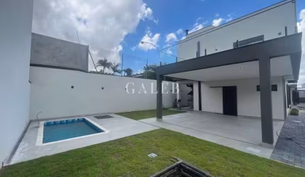 Casa em Condomínio de Alto Padrão com 3 Suítes no Nova Gardênia - Atibaia-SP: 161,65m² e 2 Vagas de Garagem.