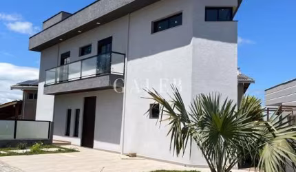 Imperdível: Casa à venda em Atibaia-SP, Condomínio Terras de Atibaia I. 3 quartos, 3 suítes, 2 salas, 4 banheiros, 4 vagas. 300,00m².